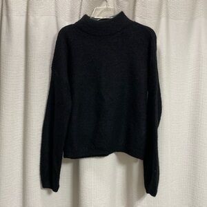 Banana Republic Crop Crew Sweater Sz XS Black wool/alpaca blend crop ballon Silv